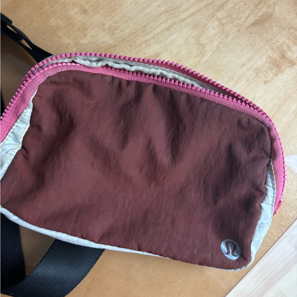 Lululemon Everywhere Belt Bag